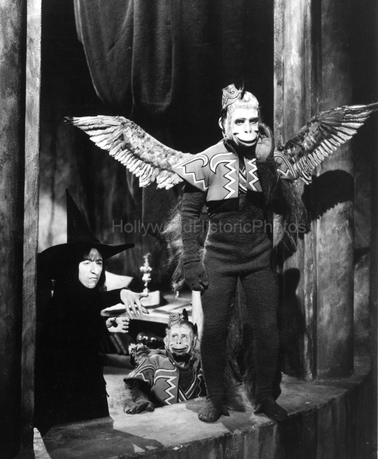 The Wizard of Oz 1939 17 Flying Monkeys wm.jpg